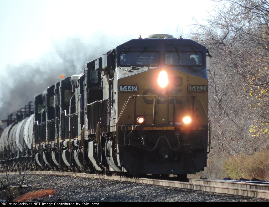 CSX 5442 on M560 